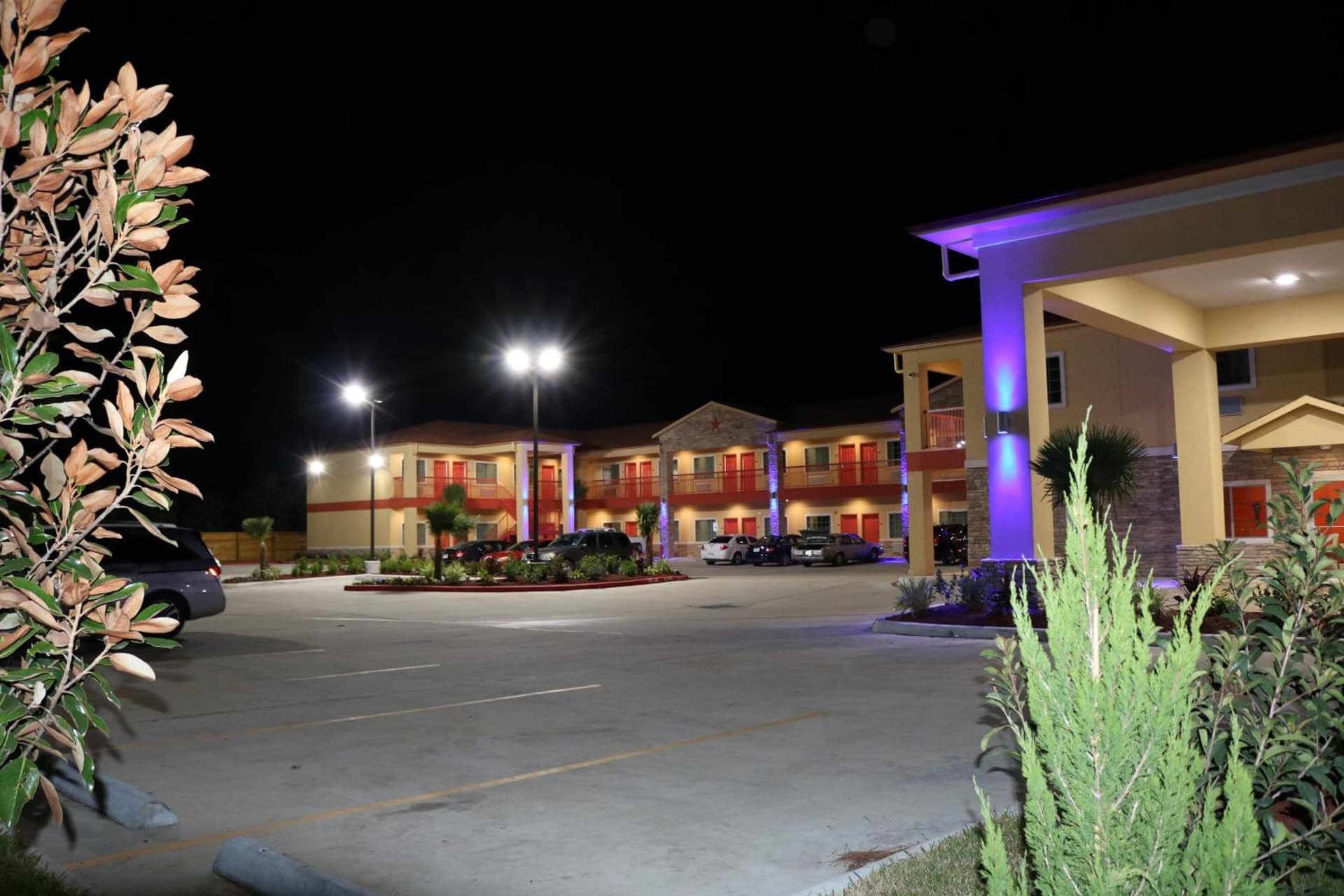 Scottish Inn & Suites - IAH Airport interior in Humble, TX — gallery photo 2