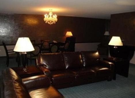 Causeway Bay Hotel gallery photo in Lansing, MI — image 21
