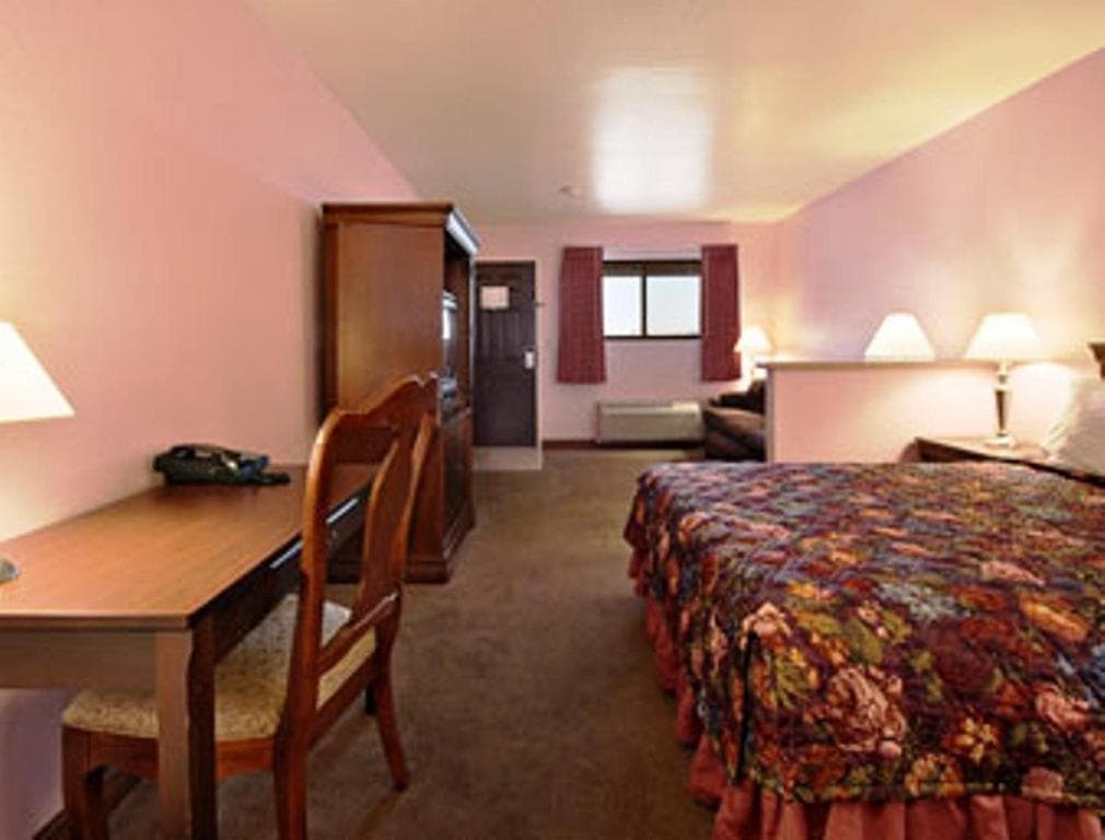 Red Lion Inn & Suites Lemoore gallery photo in Lemoore, CA — image 19