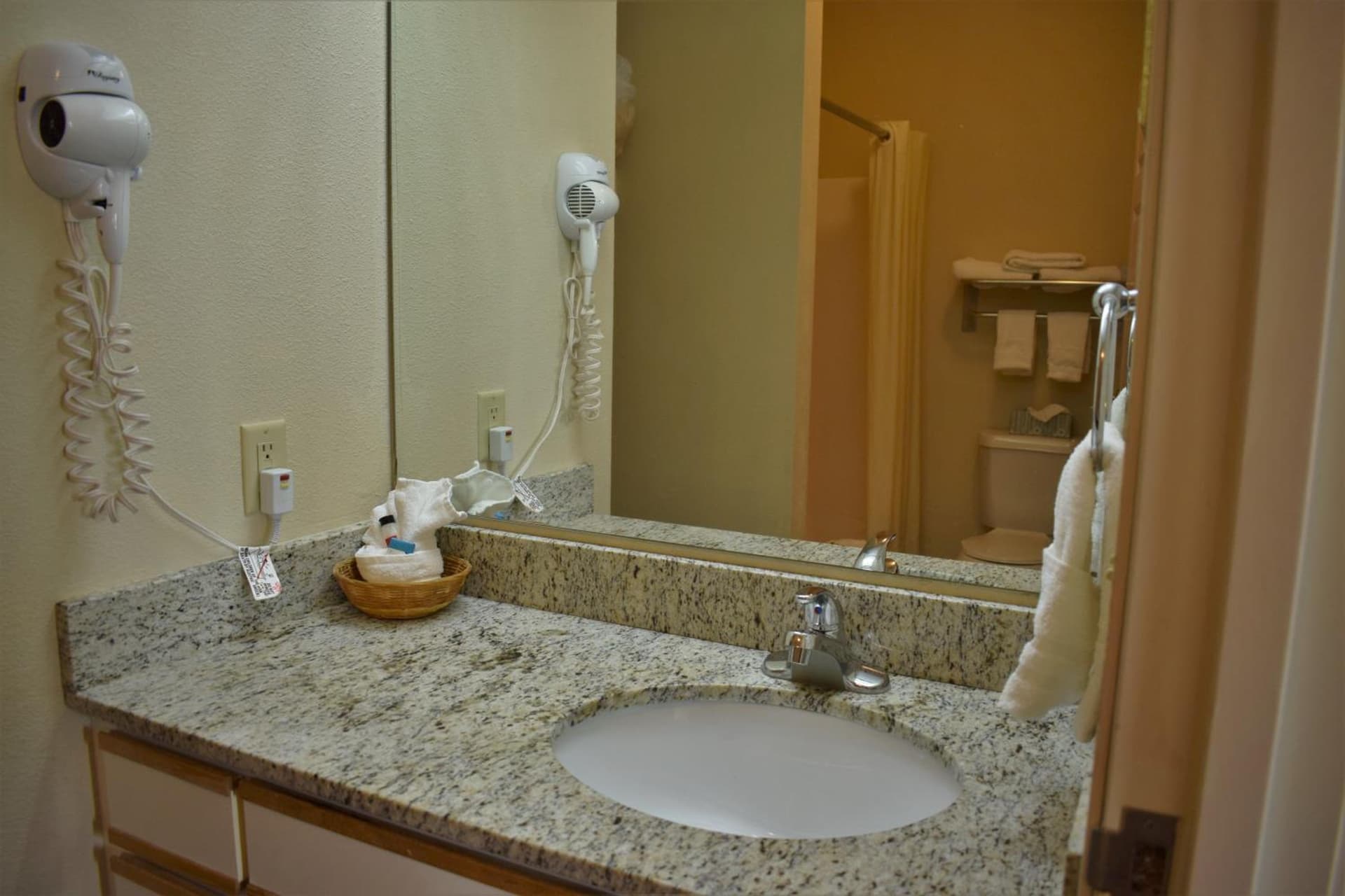Baymont by Wyndham Wichita East gallery photo in Wichita, KS — image 63