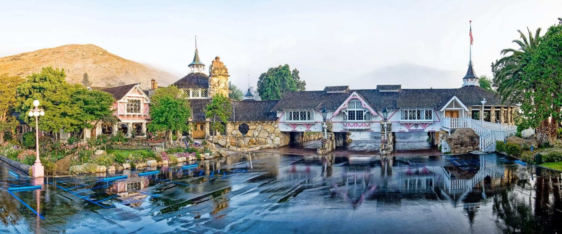 Madonna Inn — hotel in Arroyo Grande, California