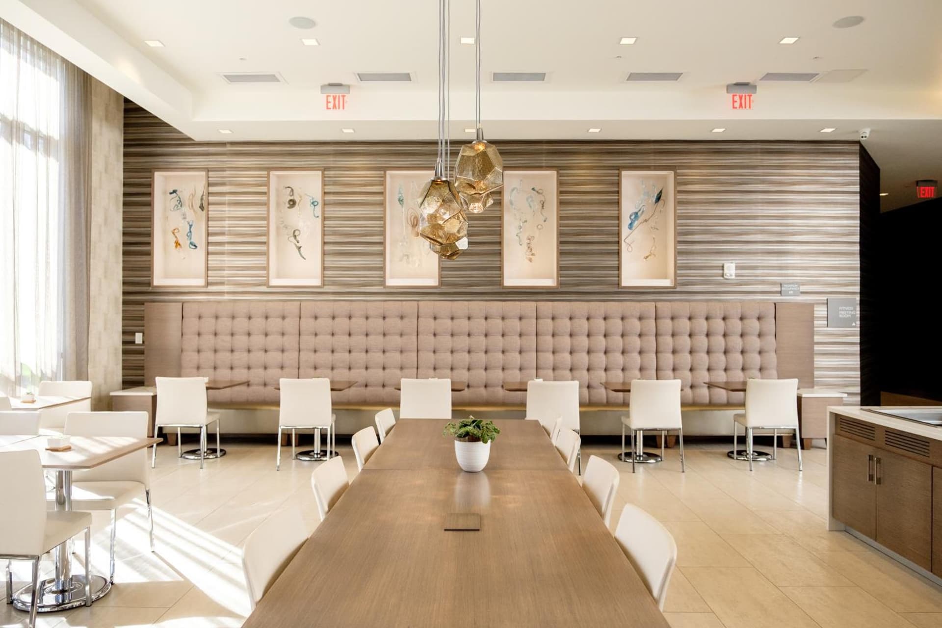 AC Hotel by Marriott Cincinnati at The Banks gallery photo in Cincinnati, OH — image 7