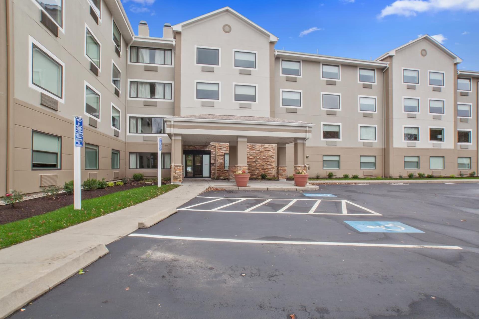 Extended Stay America Premier Suites - Providence - East Providence gallery photo in East Providence, RI — image 7