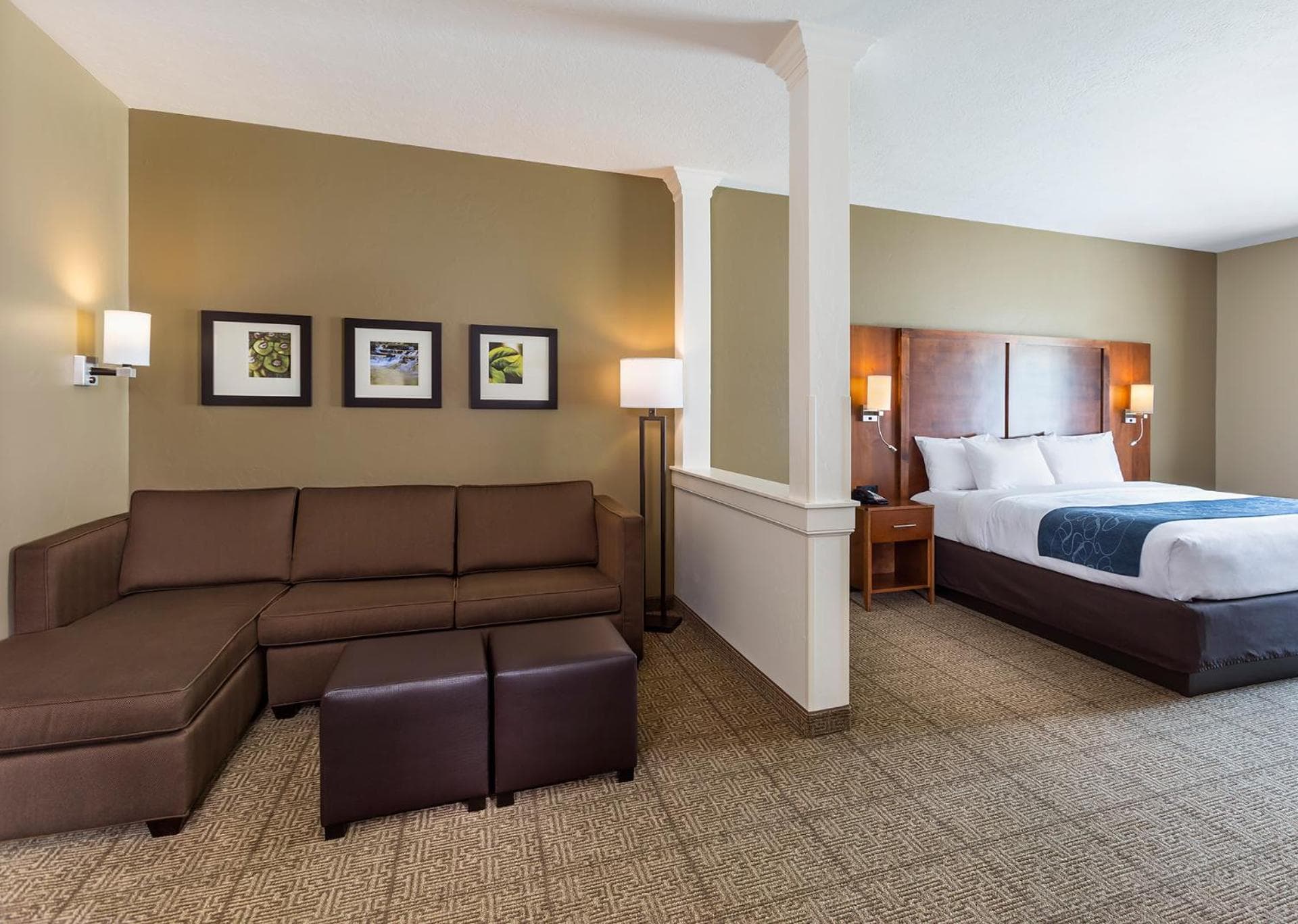 Comfort Suites Hartville-North Canton interior in Uniontown, OH — gallery photo 2