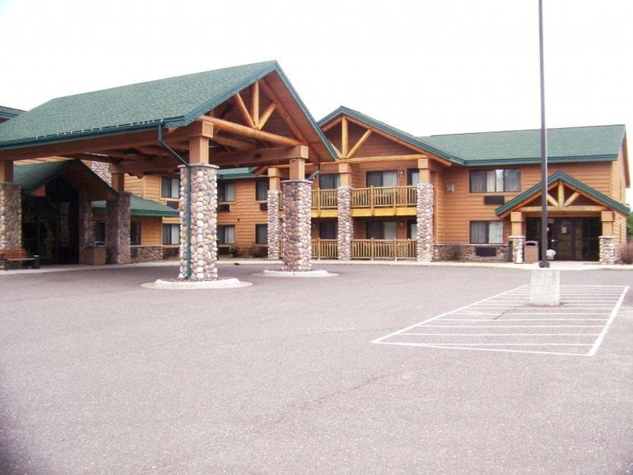 Shell Lake Lodge, a Travelodge by Wyndham featured exterior or lobby in Shell Lake, WI — similar hotel