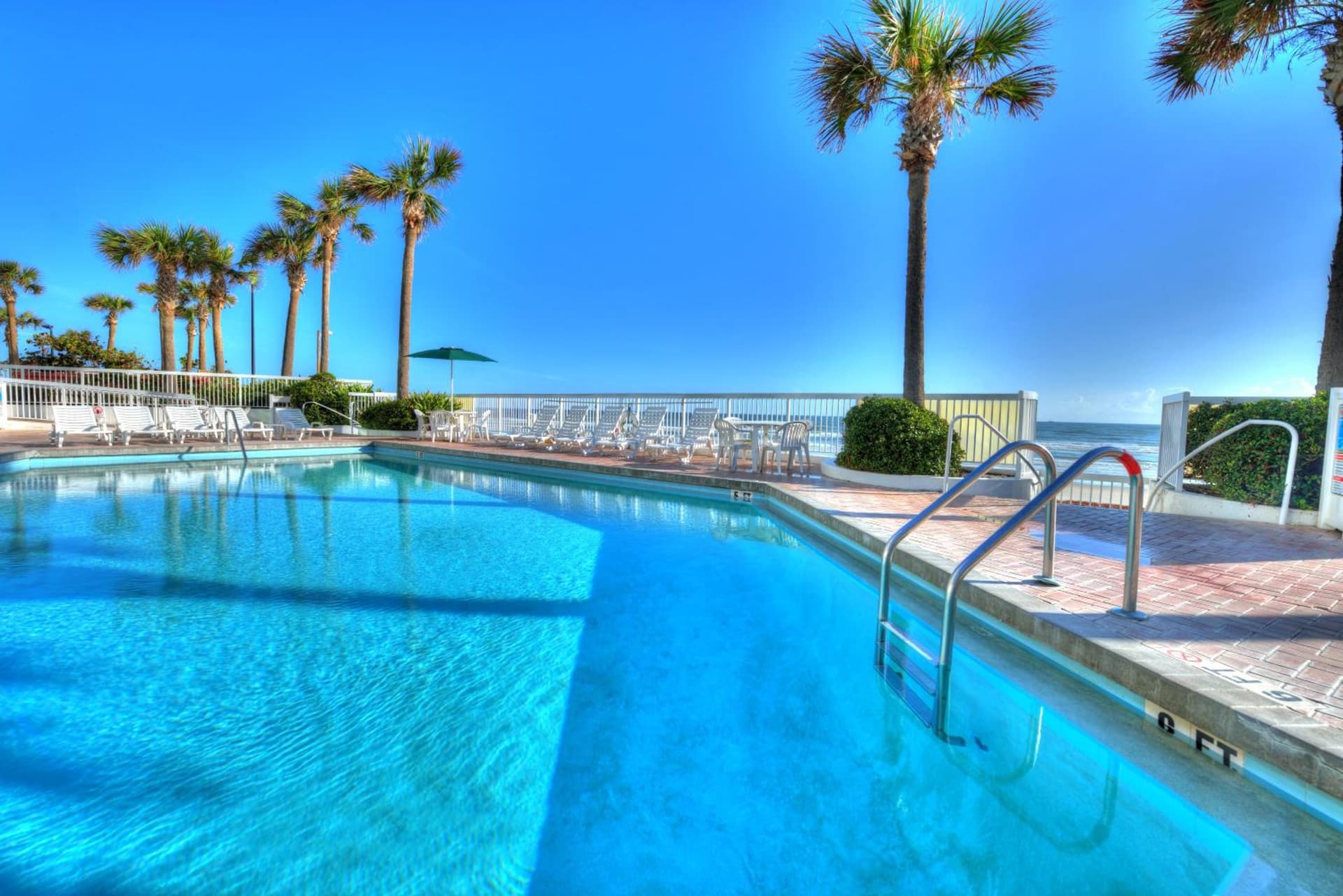 Bahama House - Daytona Beach Shores interior in Daytona Beach, FL — gallery photo 2
