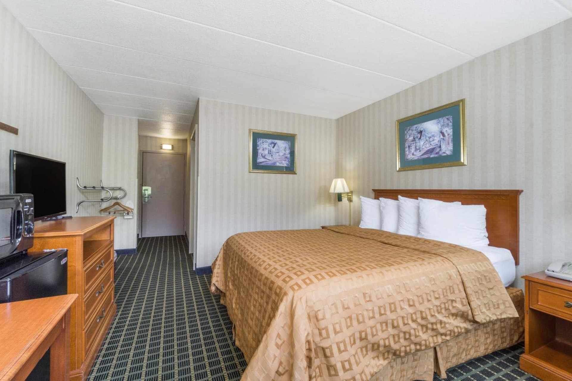Days Inn by Wyndham Columbus East Airport gallery photo in Columbus, OH — image 13