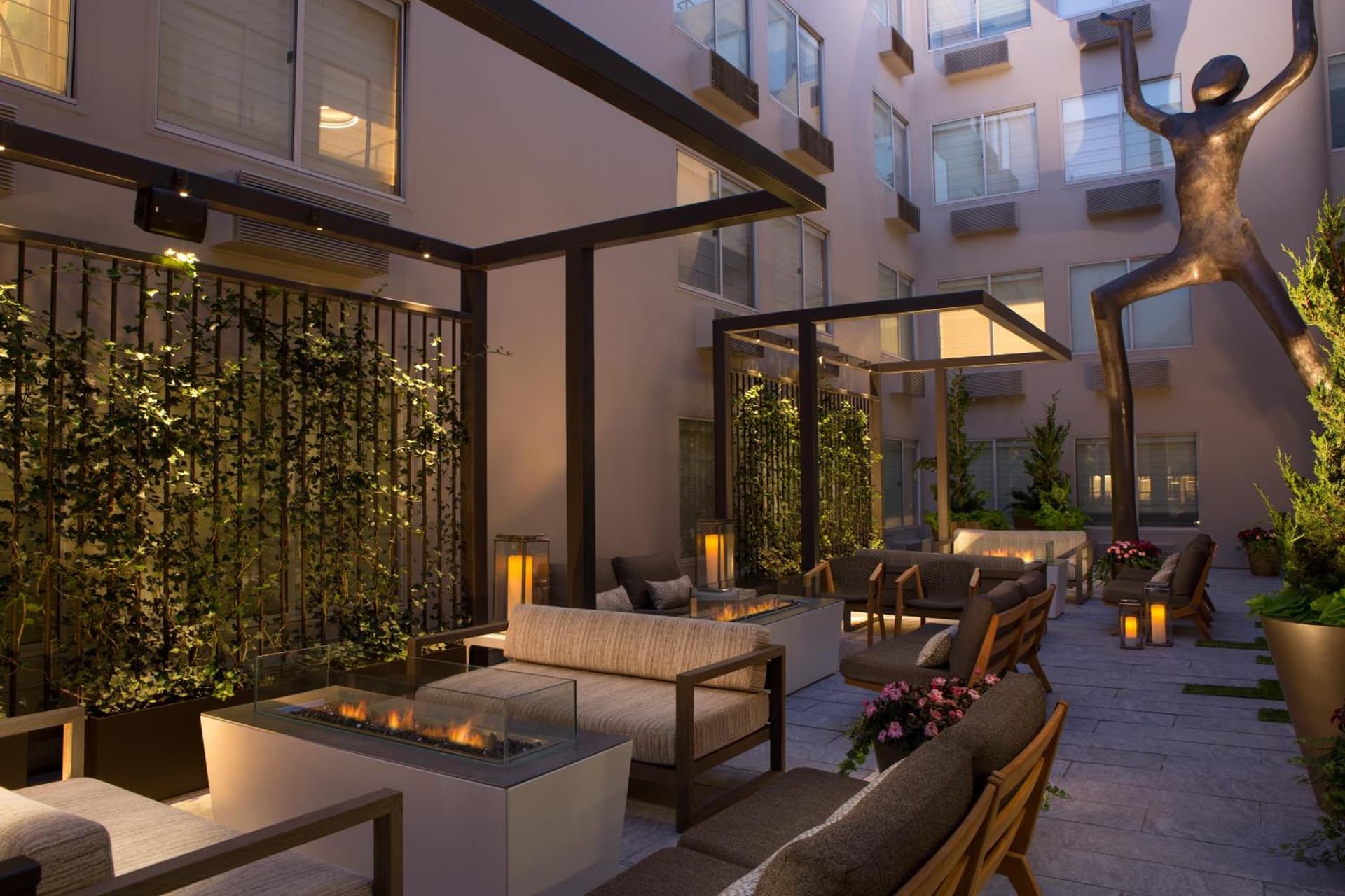 Hotel Zoe Fisherman's Wharf property views in San Francisco, CA — gallery photo 3
