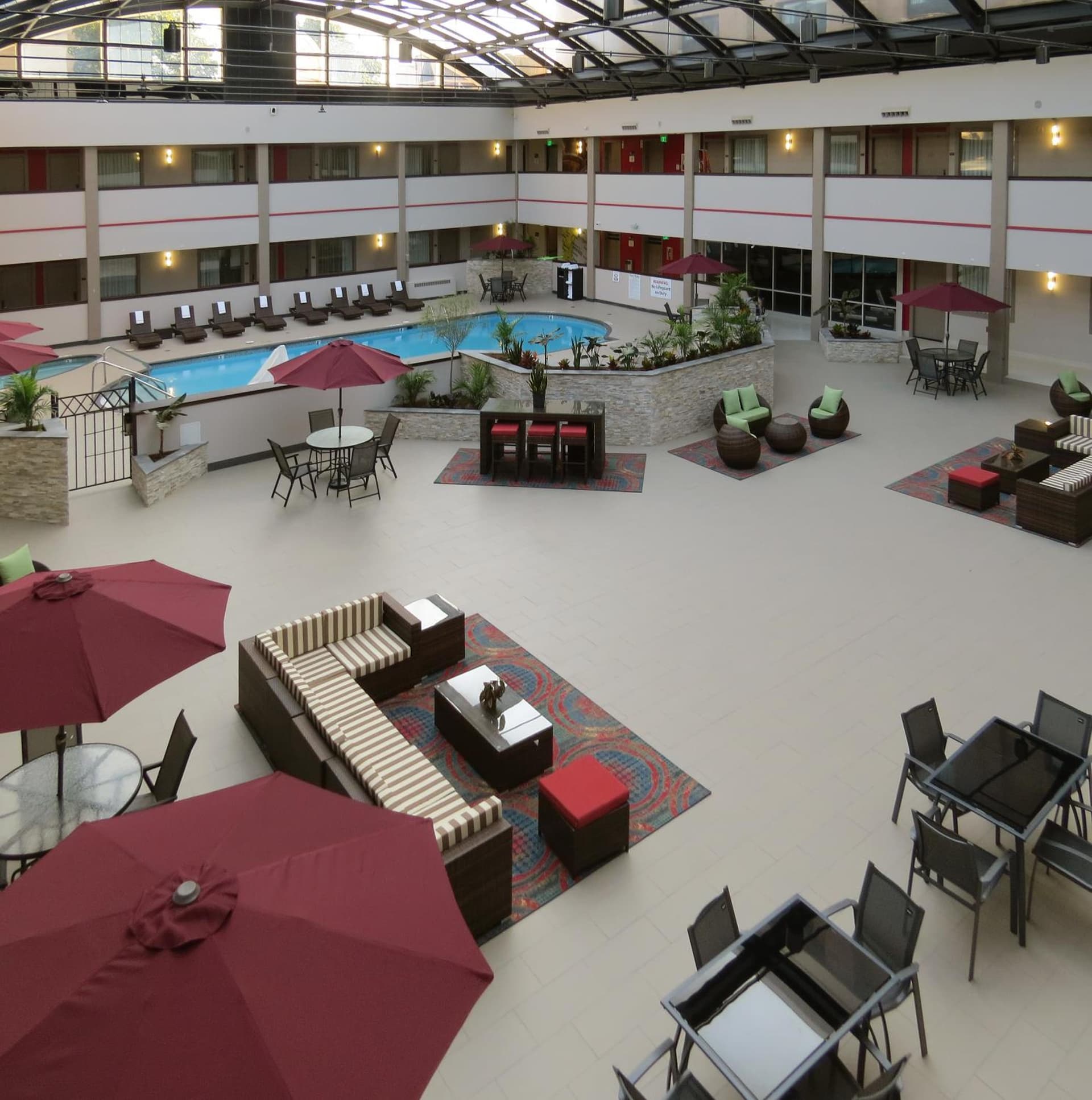 Holiday Inn Brookfield - Milwaukee by IHG property views in Brookfield, WI — gallery photo 3