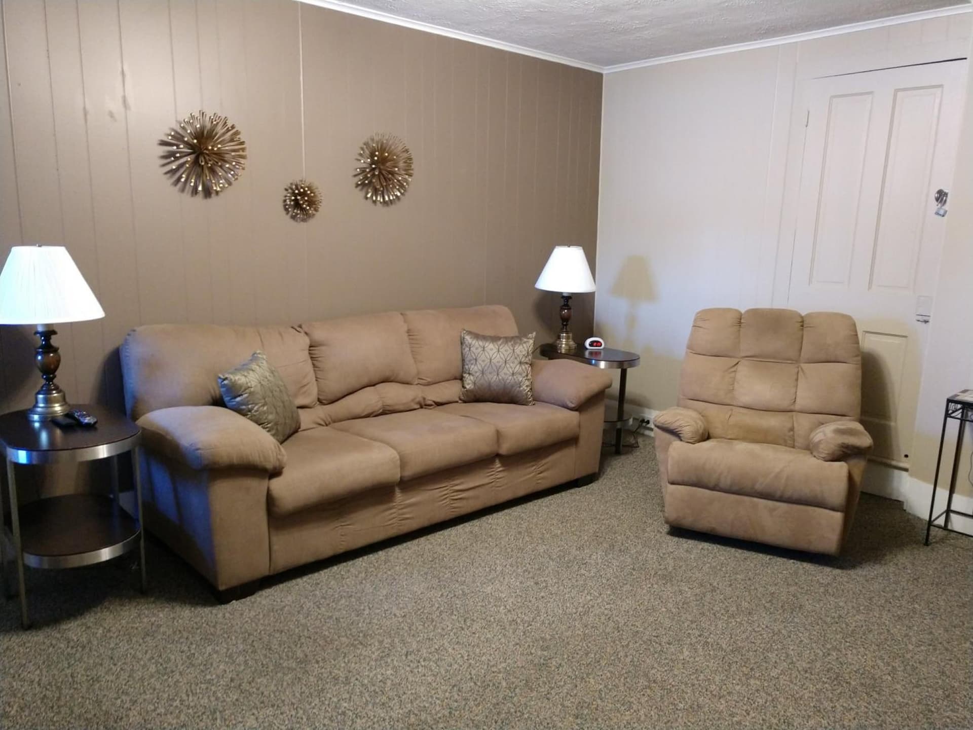 Hotel Wayne interior in Honesdale, PA — gallery photo 2