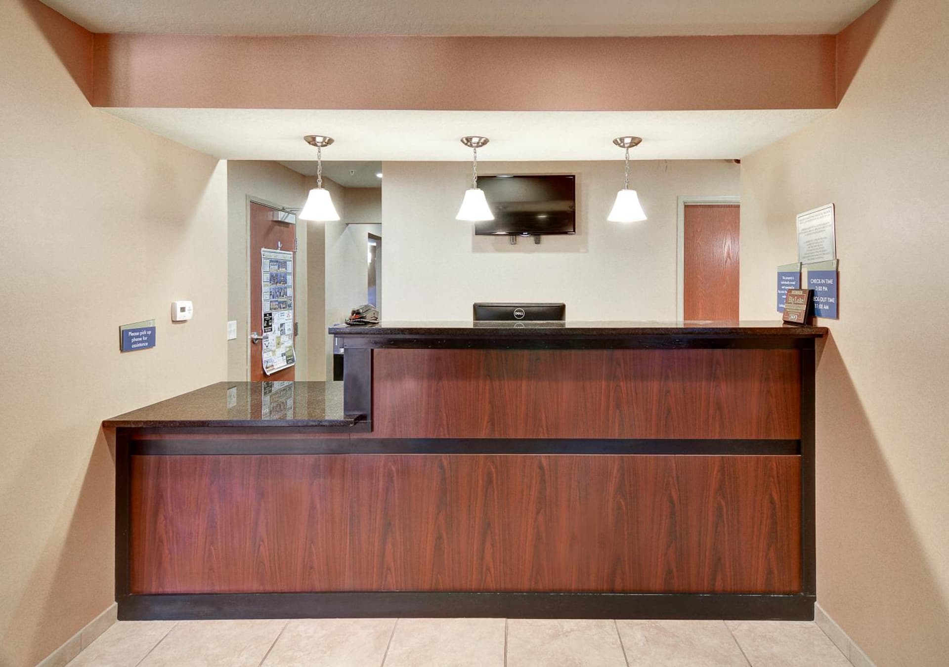 Cobblestone Inn & Suites - Big Lake interior in Big Lake, TX — gallery photo 2