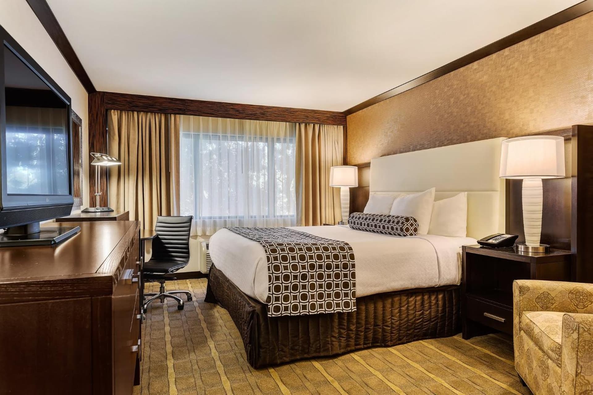 Crowne Plaza Hotel Foster City-San Mateo by IHG property views in Foster City, CA — gallery photo 3