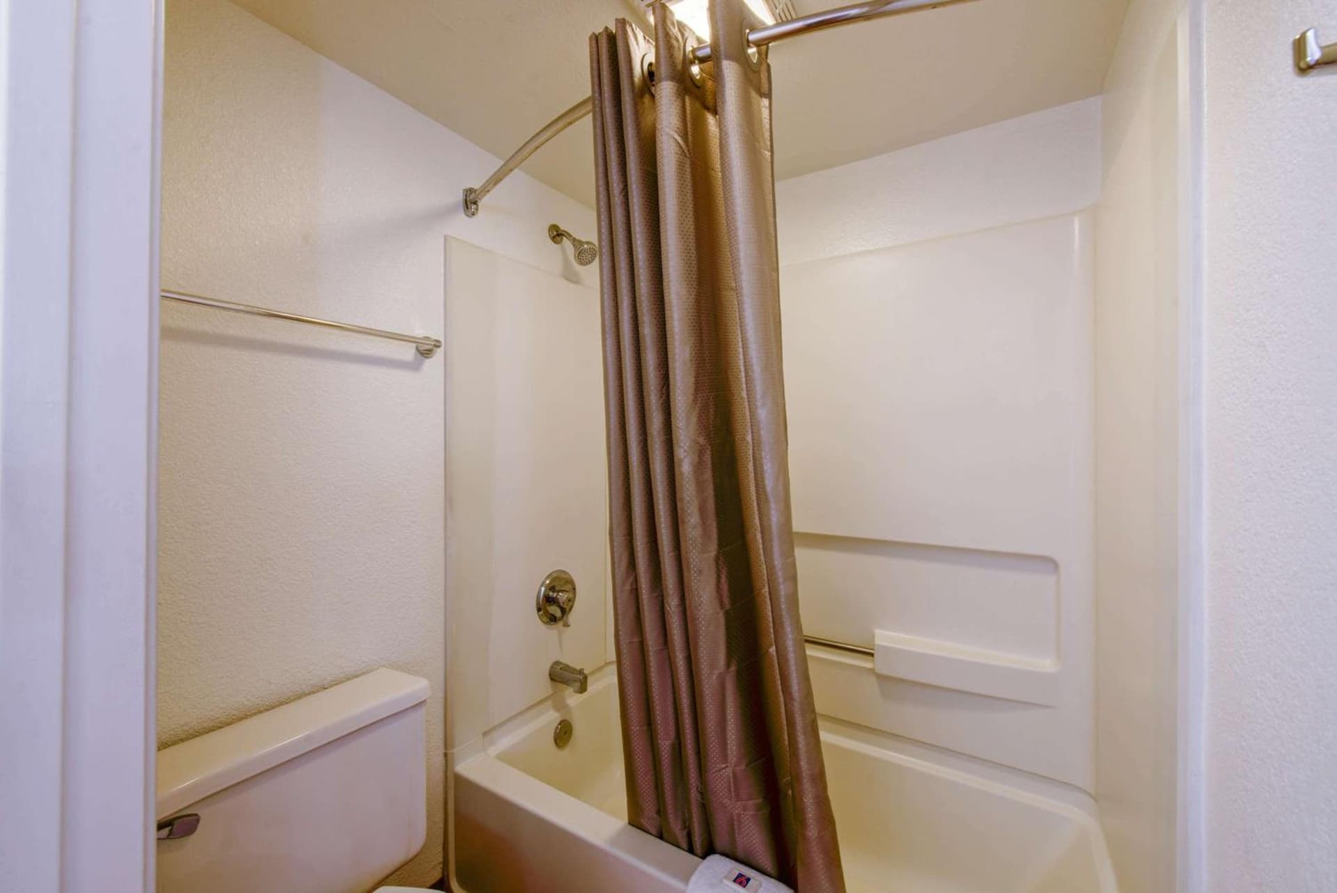 Travelodge by Wyndham Norfolk Airport gallery photo in Norfolk, VA — image 26