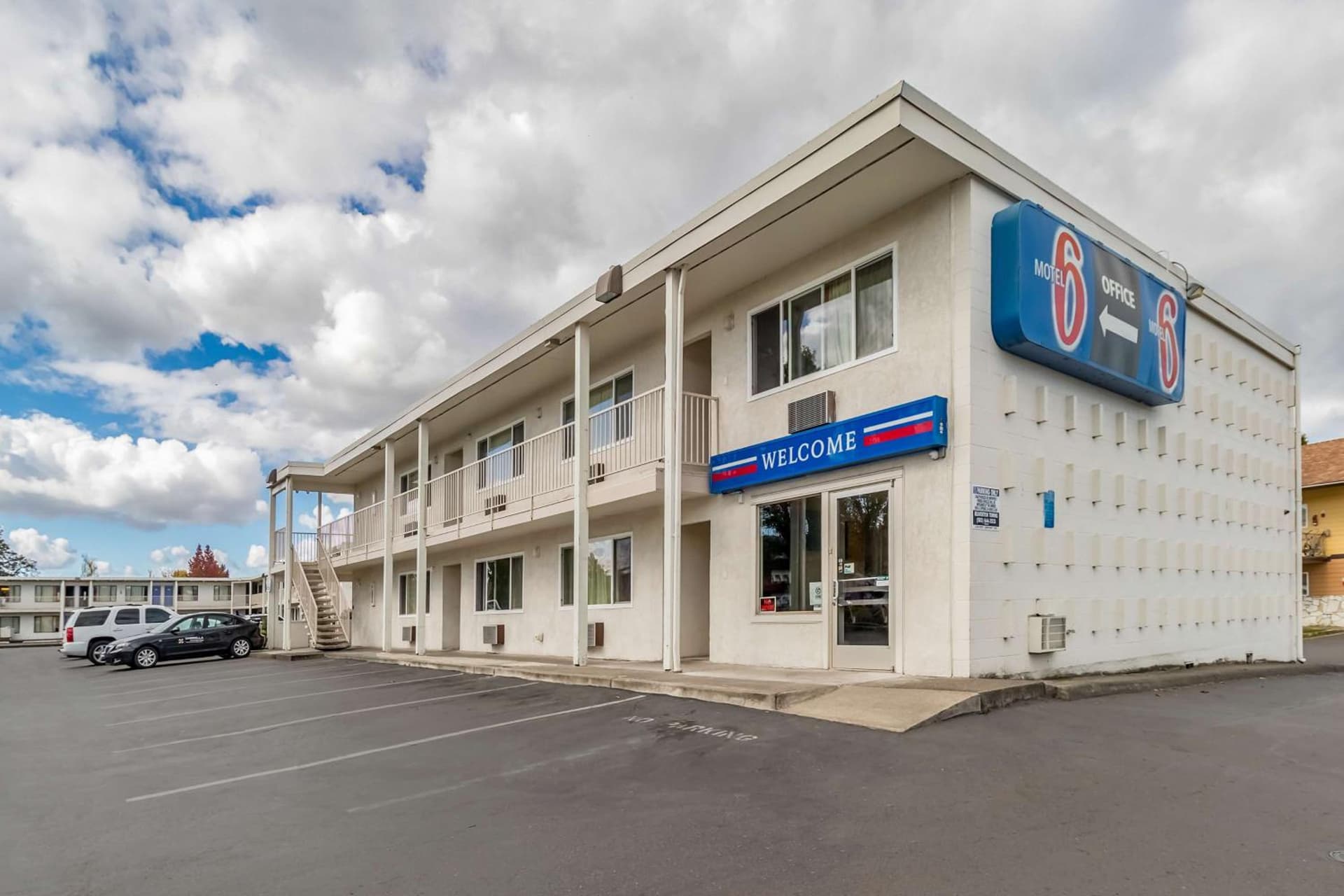 Motel 6-Beaverton, OR interior in Beaverton, OR — gallery photo 2