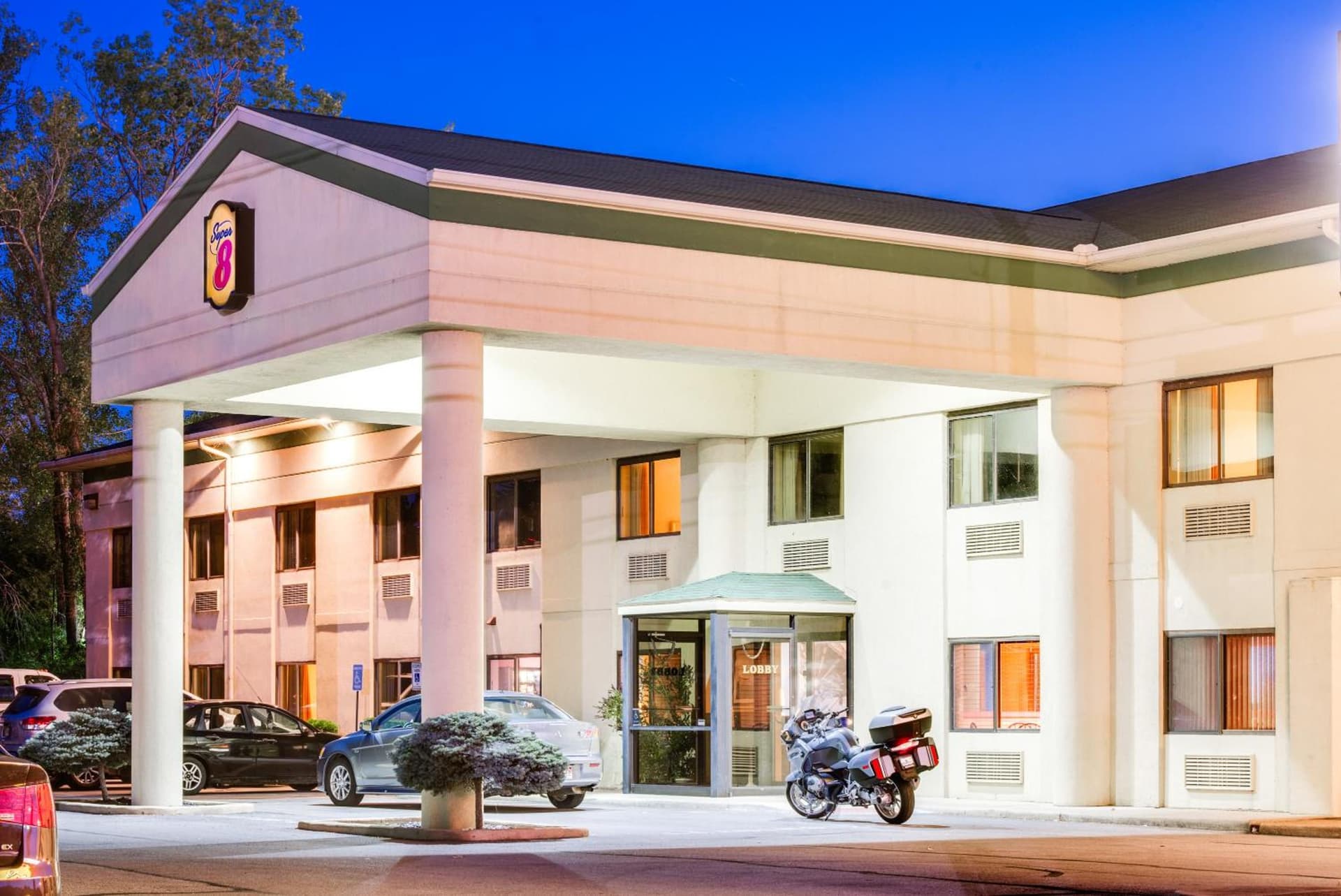 Super 8 by Wyndham Port Clinton gallery photo in Port Clinton, OH — image 11