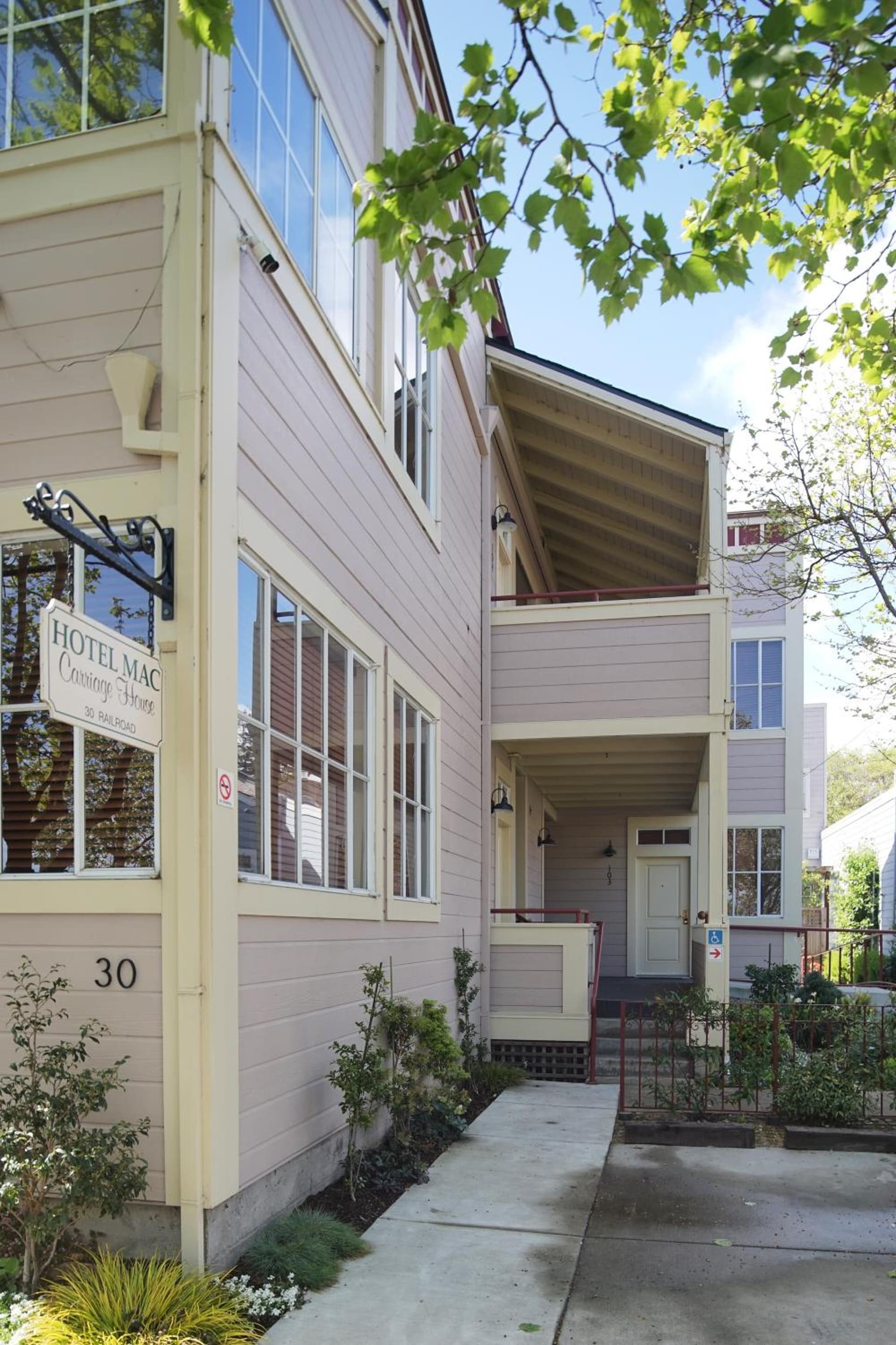 Hotel Mac gallery photo in Richmond, CA — image 13