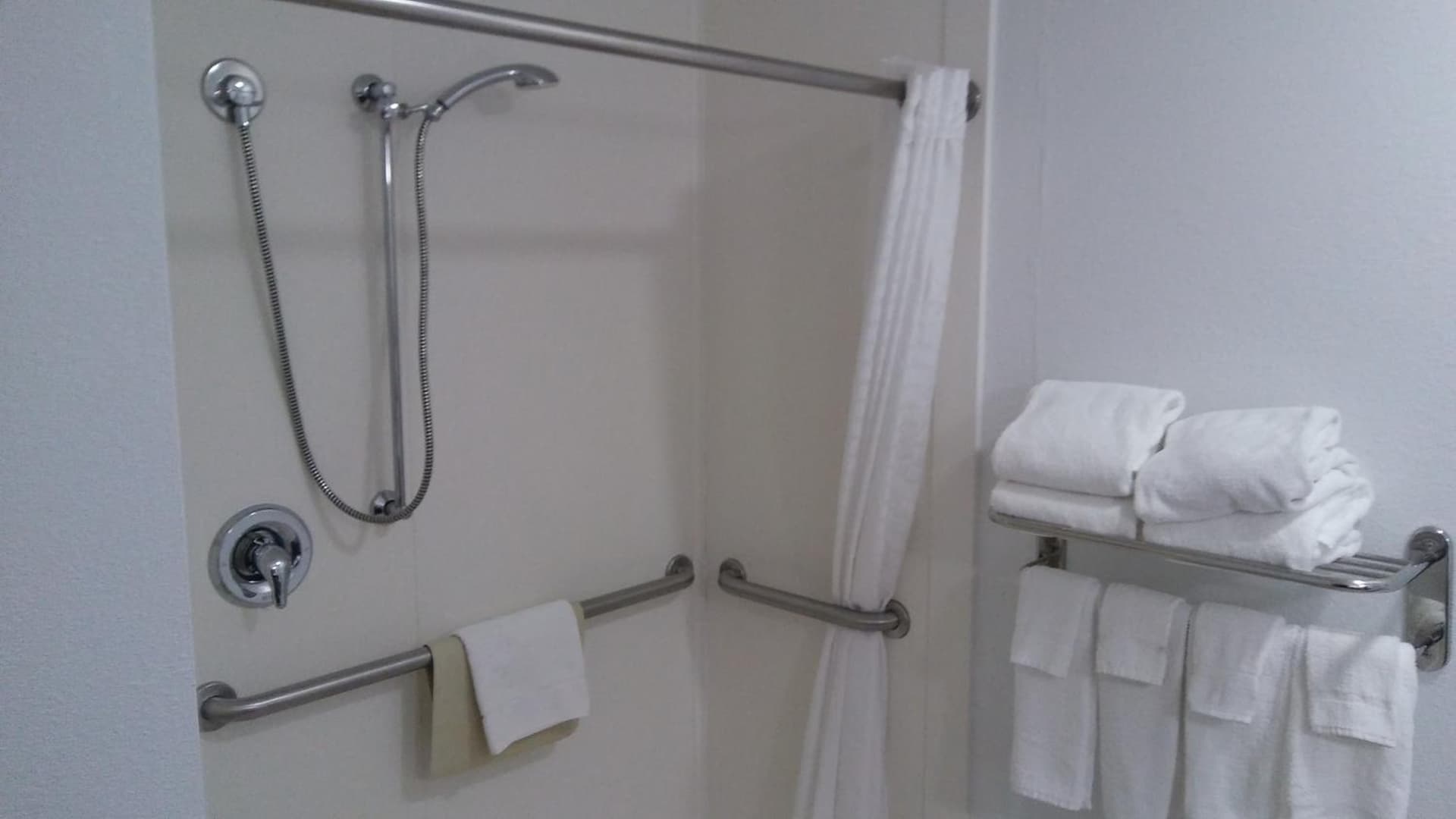 Country Inn & Suites by Radisson, Roanoke, VA gallery photo in Roanoke, VA — image 5