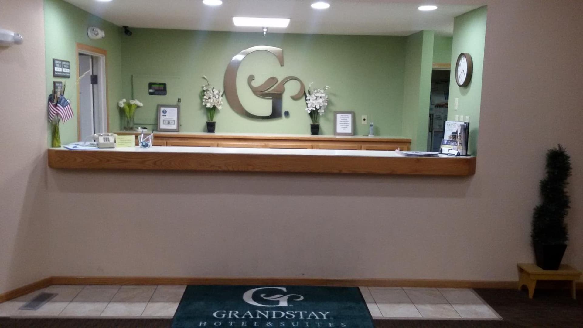 GrandStay Hotel and Suite Waseca interior in Waseca, MN — gallery photo 2