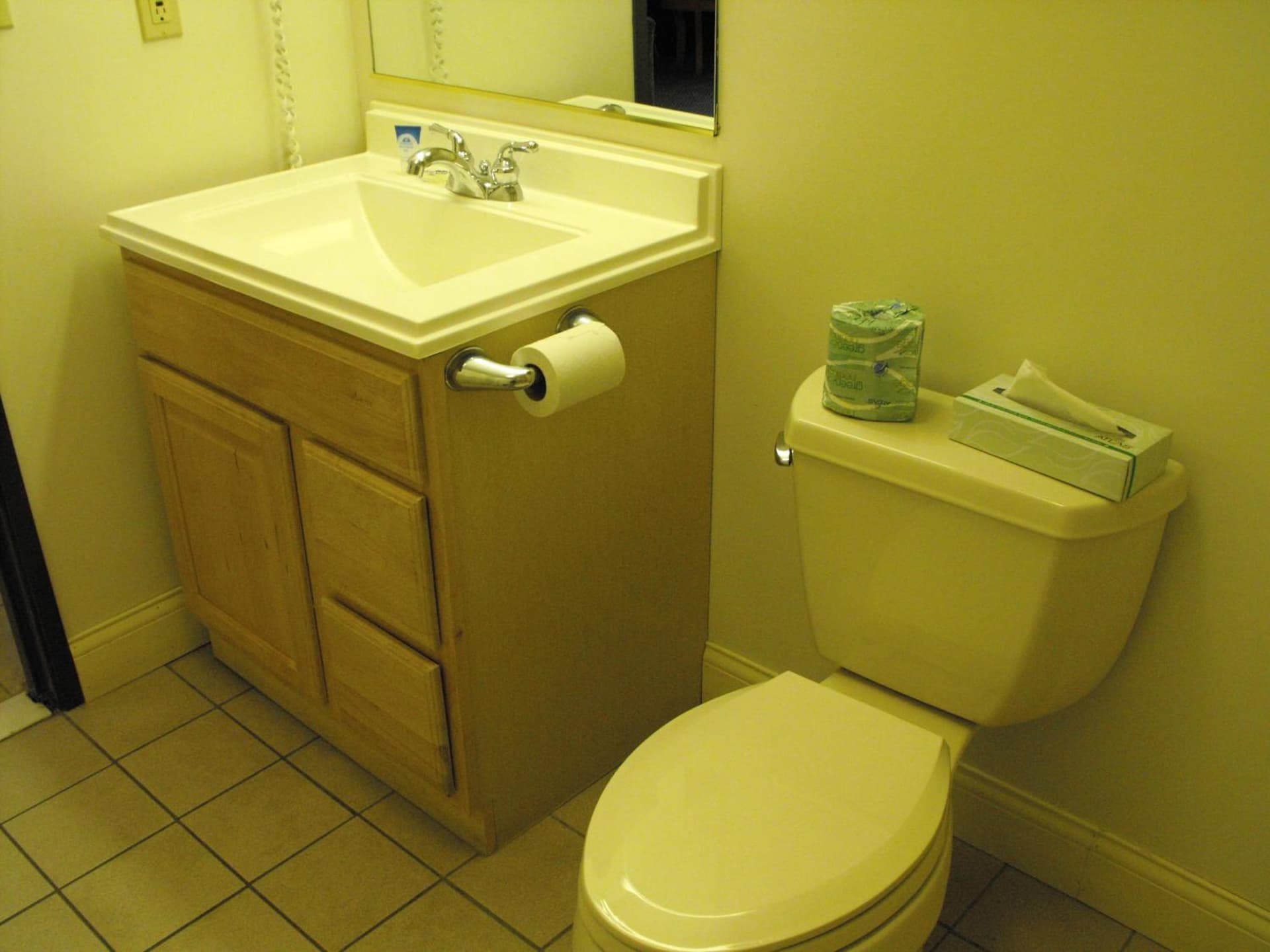 Americas Best Value Inn Three Rivers gallery photo in Three Rivers, MI — image 35
