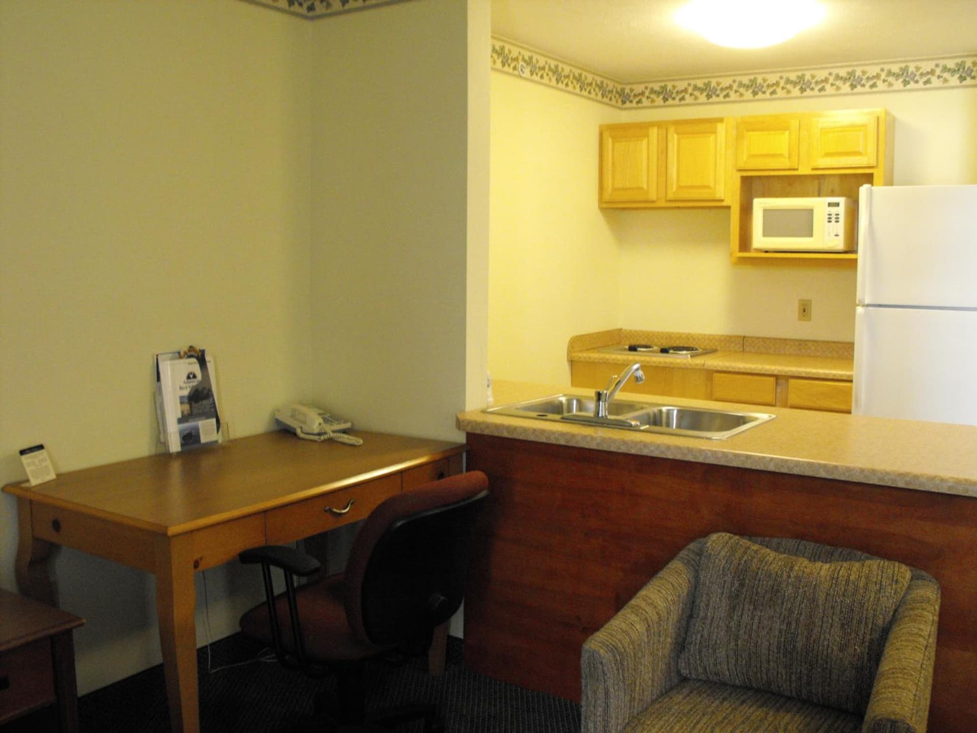 Americas Best Value Inn Three Rivers gallery photo in Three Rivers, MI — image 31