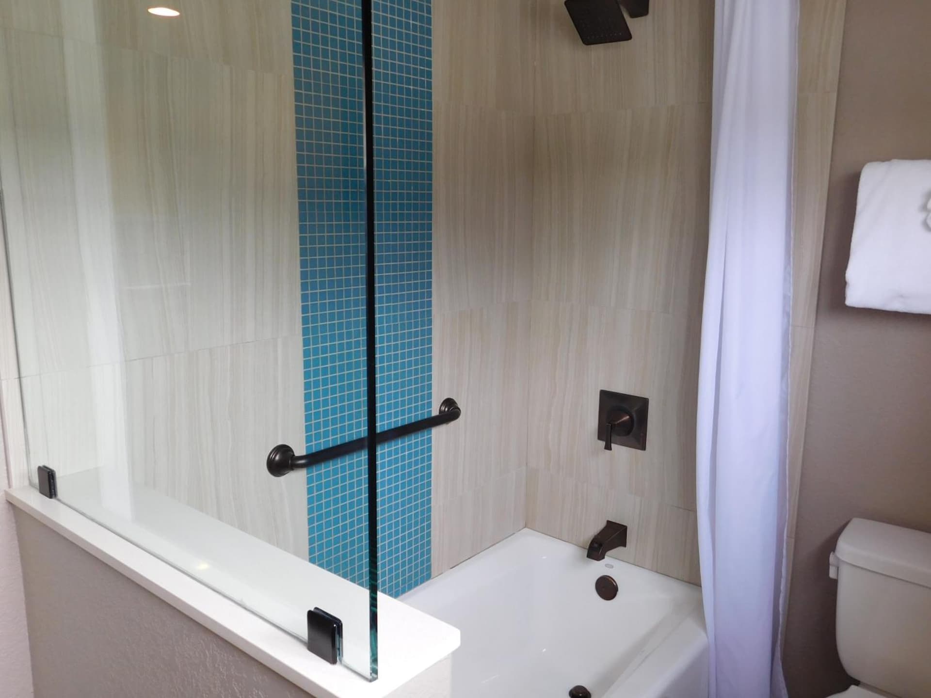 Wave Street Inn gallery photo in Monterey, CA — image 4