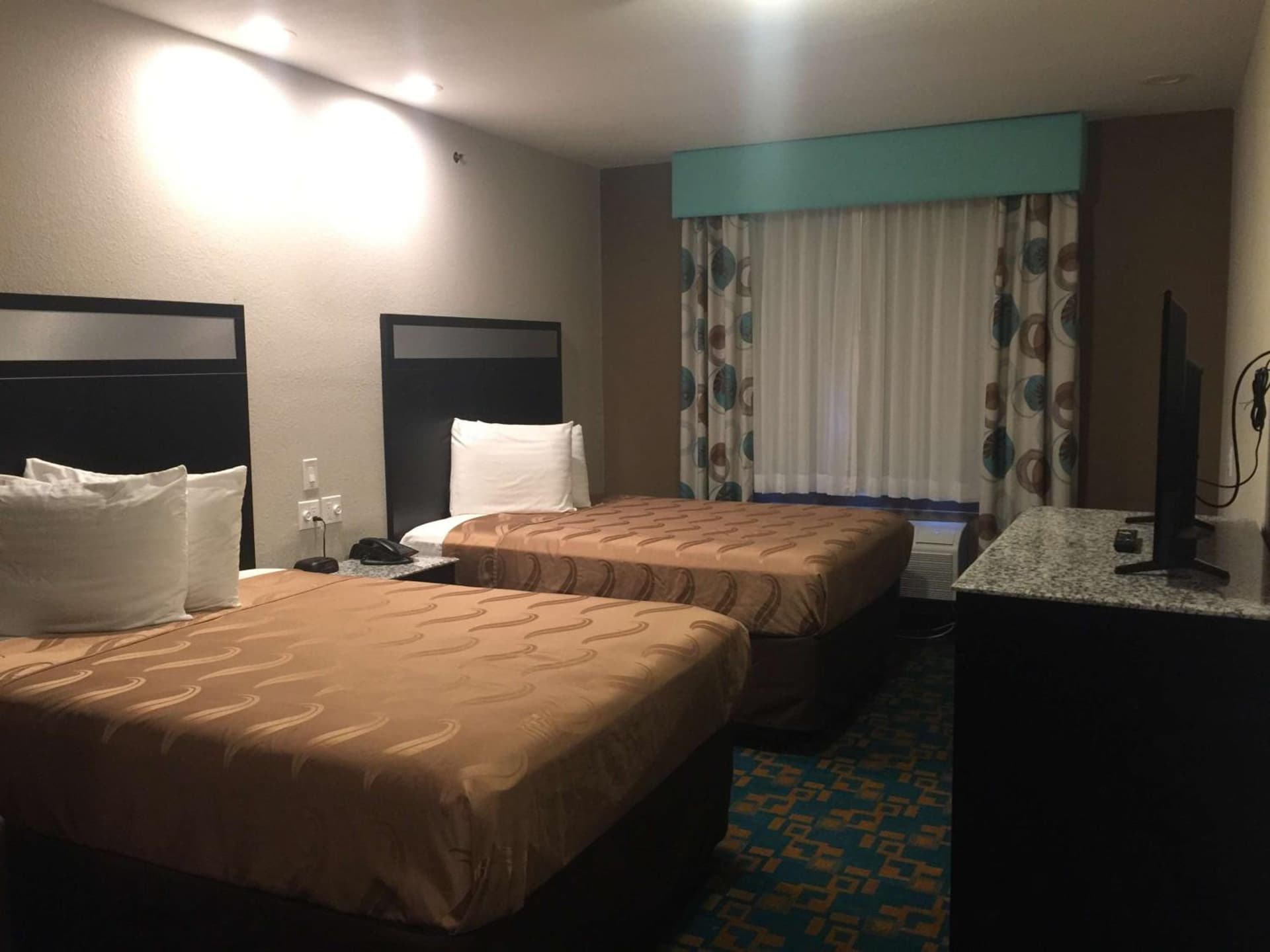 SureStay Hotel by Best Western Brownsville gallery photo in Brownsville, TX — image 8