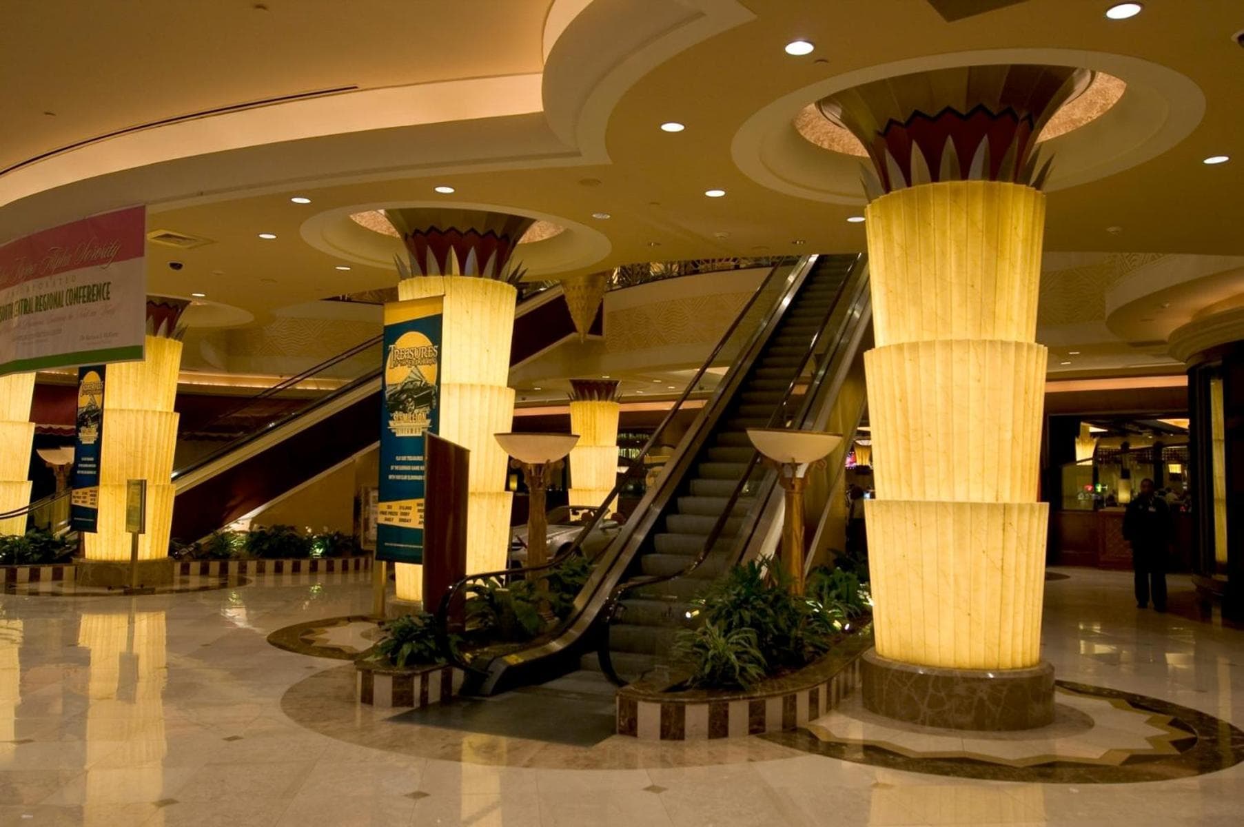 Bally's Shreveport Casino & Hotel interior in Shreveport, LA — gallery photo 2