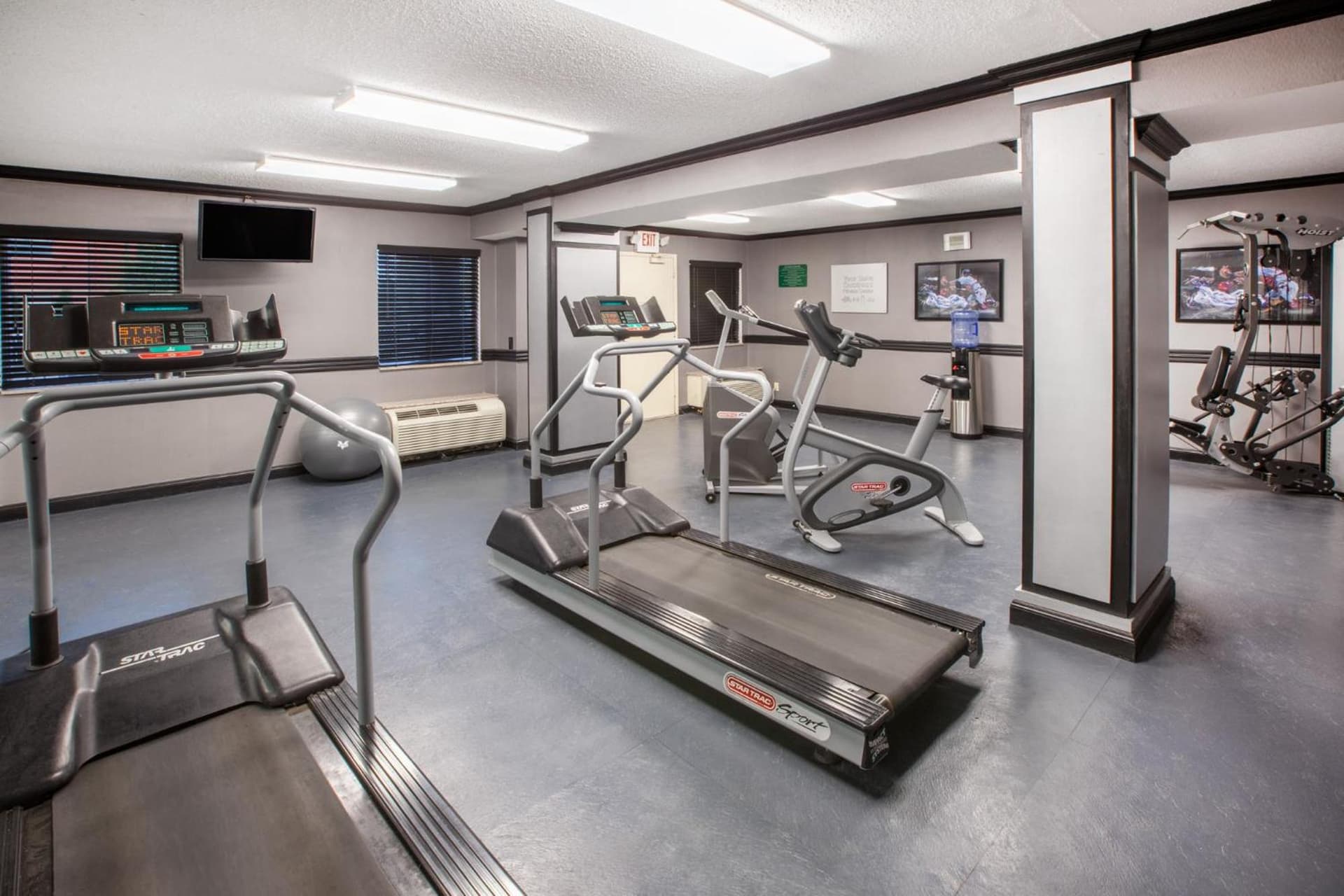 Americas Best Value Inn Canton gallery photo in Canton — image 18