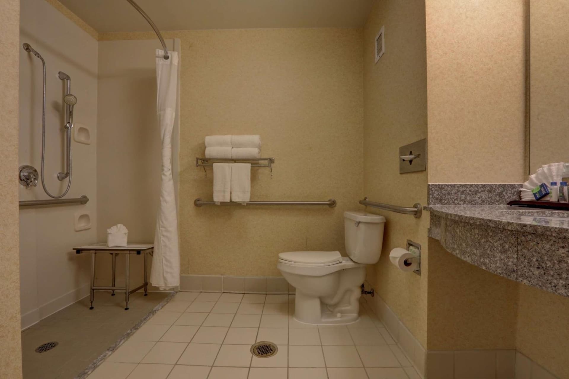 SureStay Plus Hotel by Best Western Chicago Lombard gallery photo in Lombard, IL — image 18