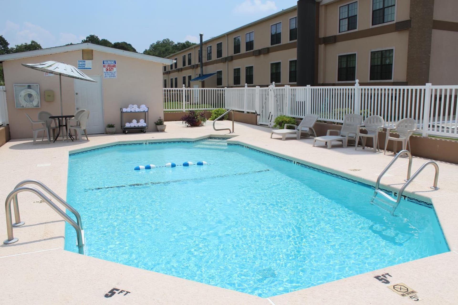 Travelodge by Wyndham Perry National Fairgrounds Area I-75 gallery photo in Perry, GA — image 9