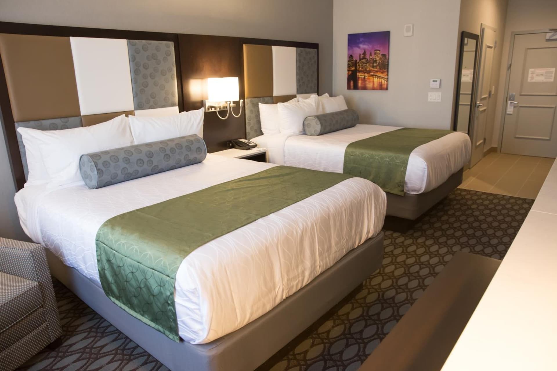 Best Western Premier NYC Gateway Hotel property views in North Bergen — gallery photo 3