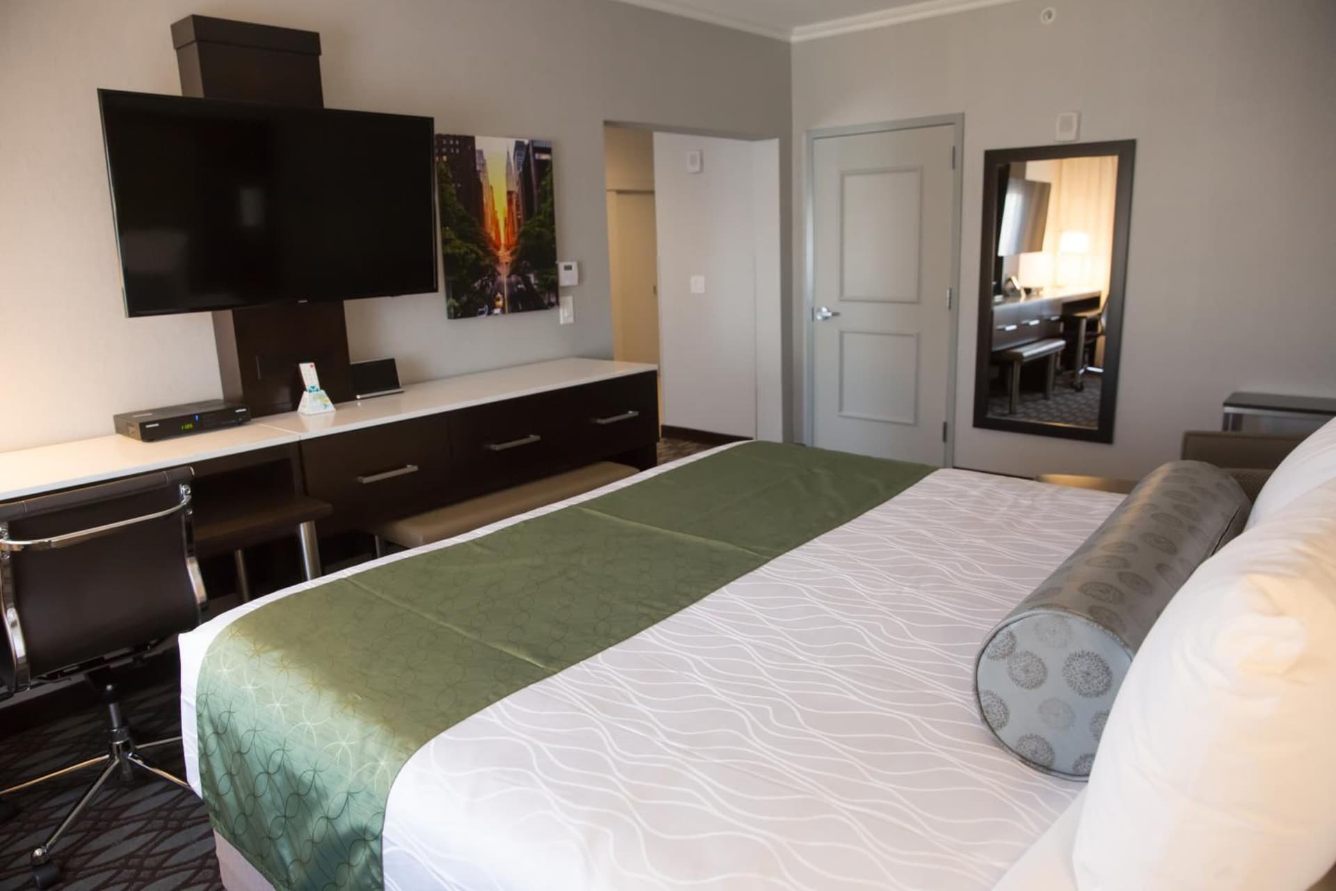 Best Western Premier NYC Gateway Hotel gallery photo in North Bergen — image 36