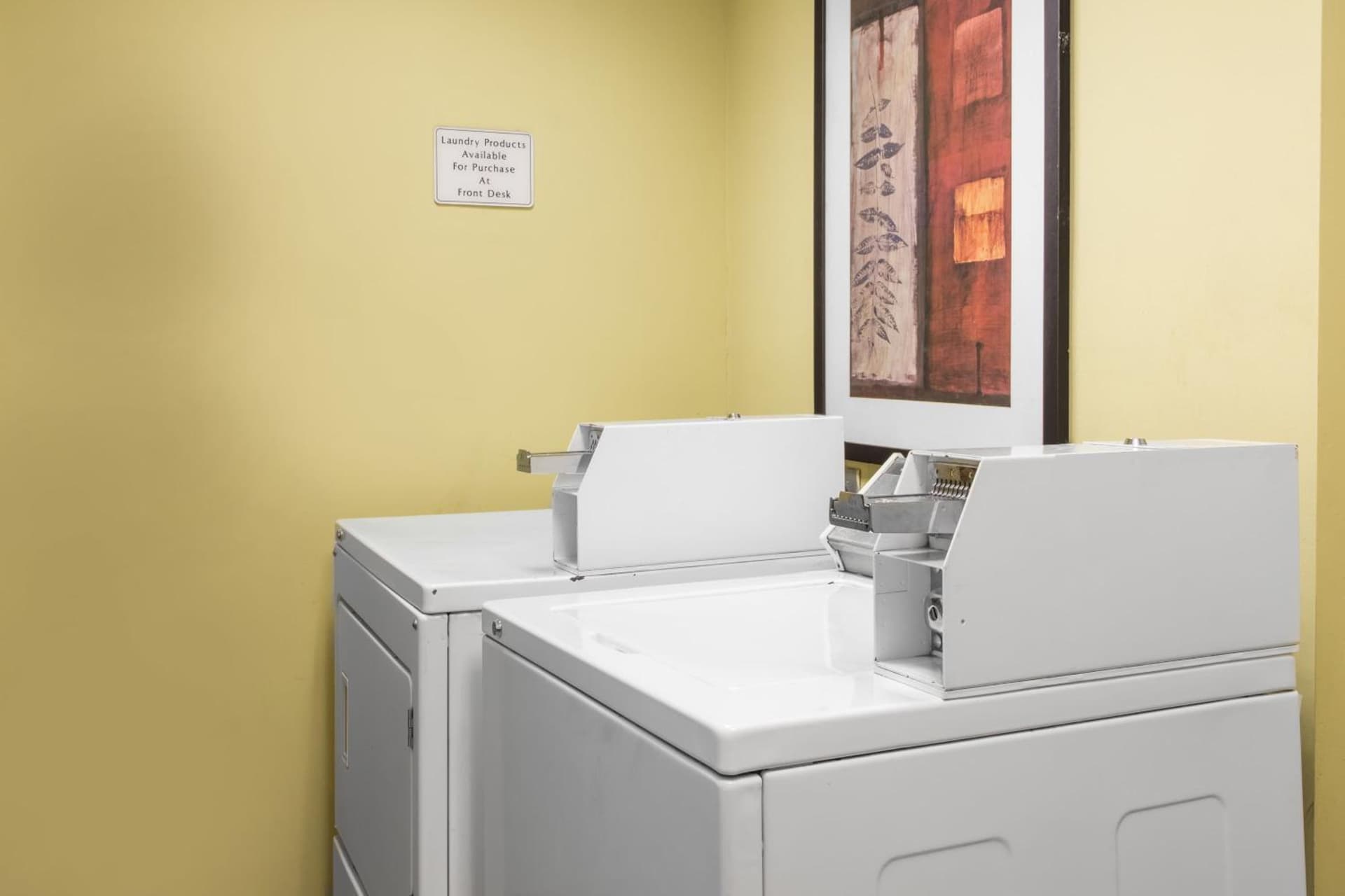 Days Inn & Suites by Wyndham Fort Pierce I-95 interior in Fort Pierce, FL — gallery photo 2