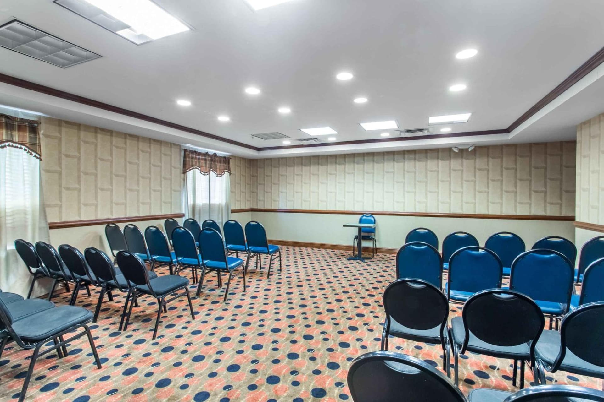 Days Inn & Suites by Wyndham Fort Pierce I-95 gallery photo in Fort Pierce, FL — image 20
