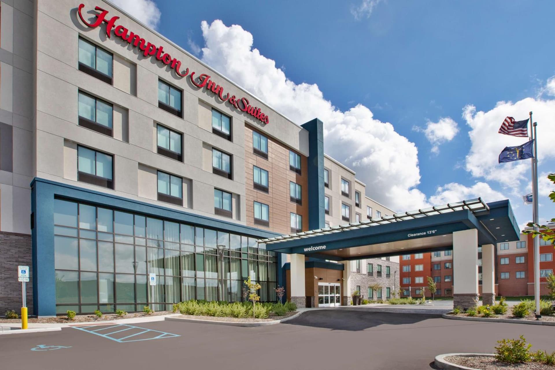 Hampton Inn & Suites By Hilton Indianapolis South Greenwood interior in Indianapolis, IN — gallery photo 2
