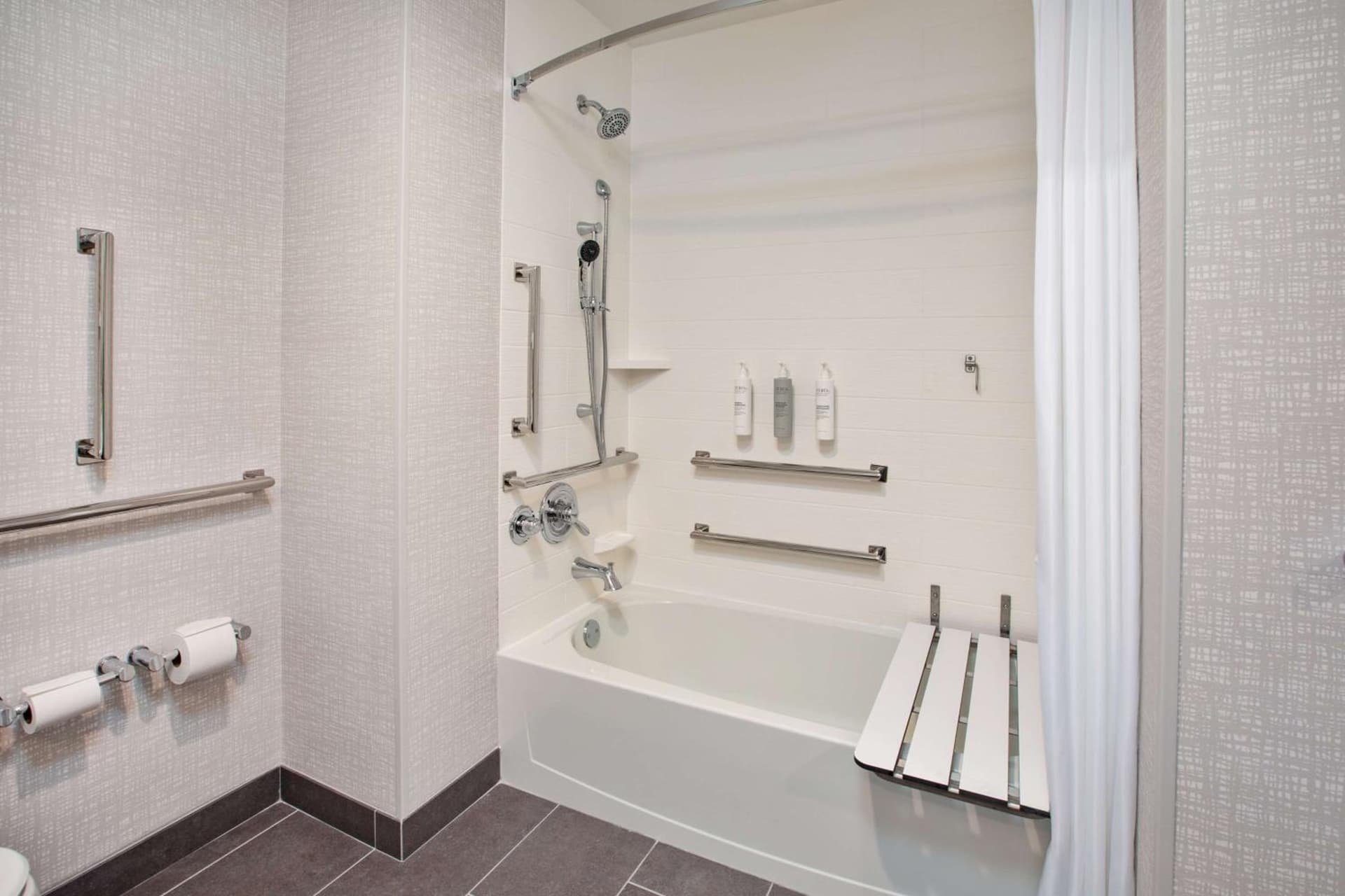 Hampton Inn & Suites By Hilton Indianapolis South Greenwood gallery photo in Indianapolis, IN — image 31