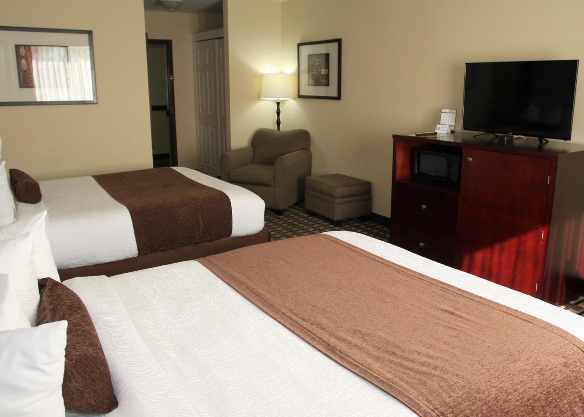 AmericInn by Wyndham Woodstock IL gallery photo in Woodstock, IL — image 5