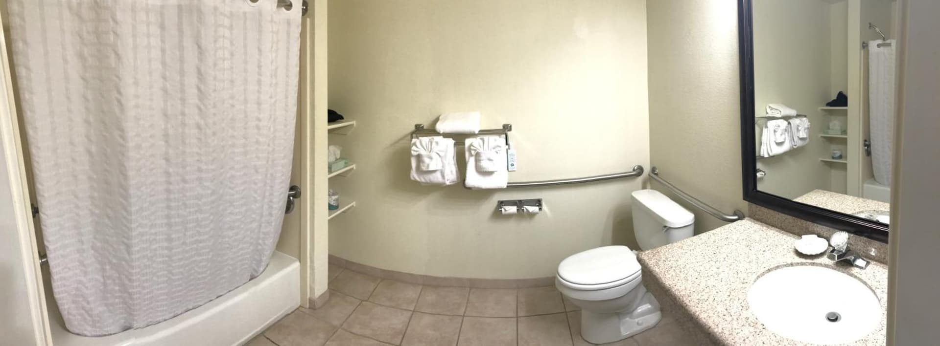 Best Western Plus Villa Del Lago Inn Patterson gallery photo in Patterson, CA — image 13