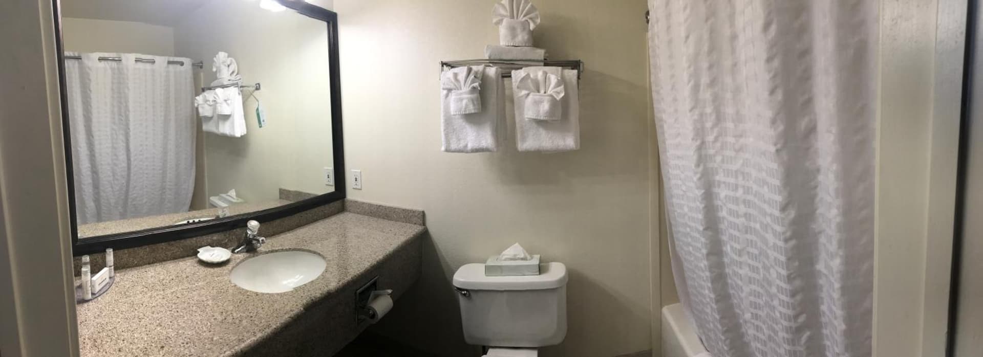 Best Western Plus Villa Del Lago Inn Patterson gallery photo in Patterson, CA — image 7