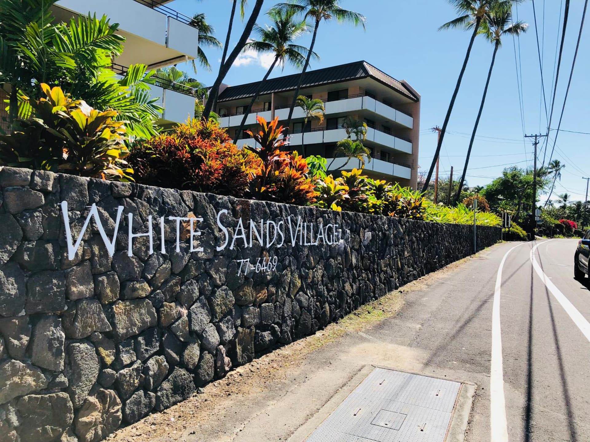 Kona Magic Honu Room featured exterior or lobby in Kailua-Kona — similar hotel