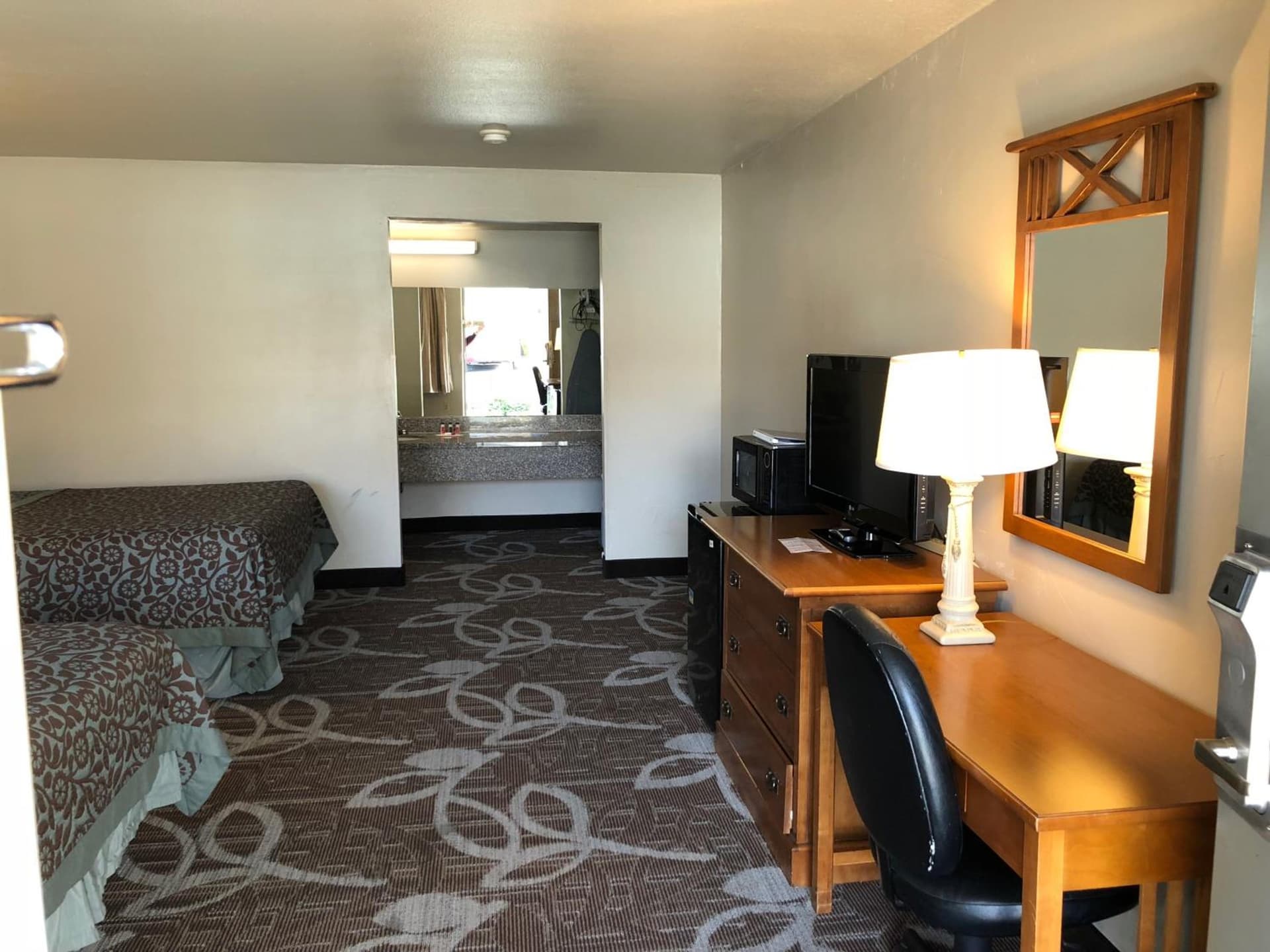 Royal Inn Provo interior in Provo, UT — gallery photo 2