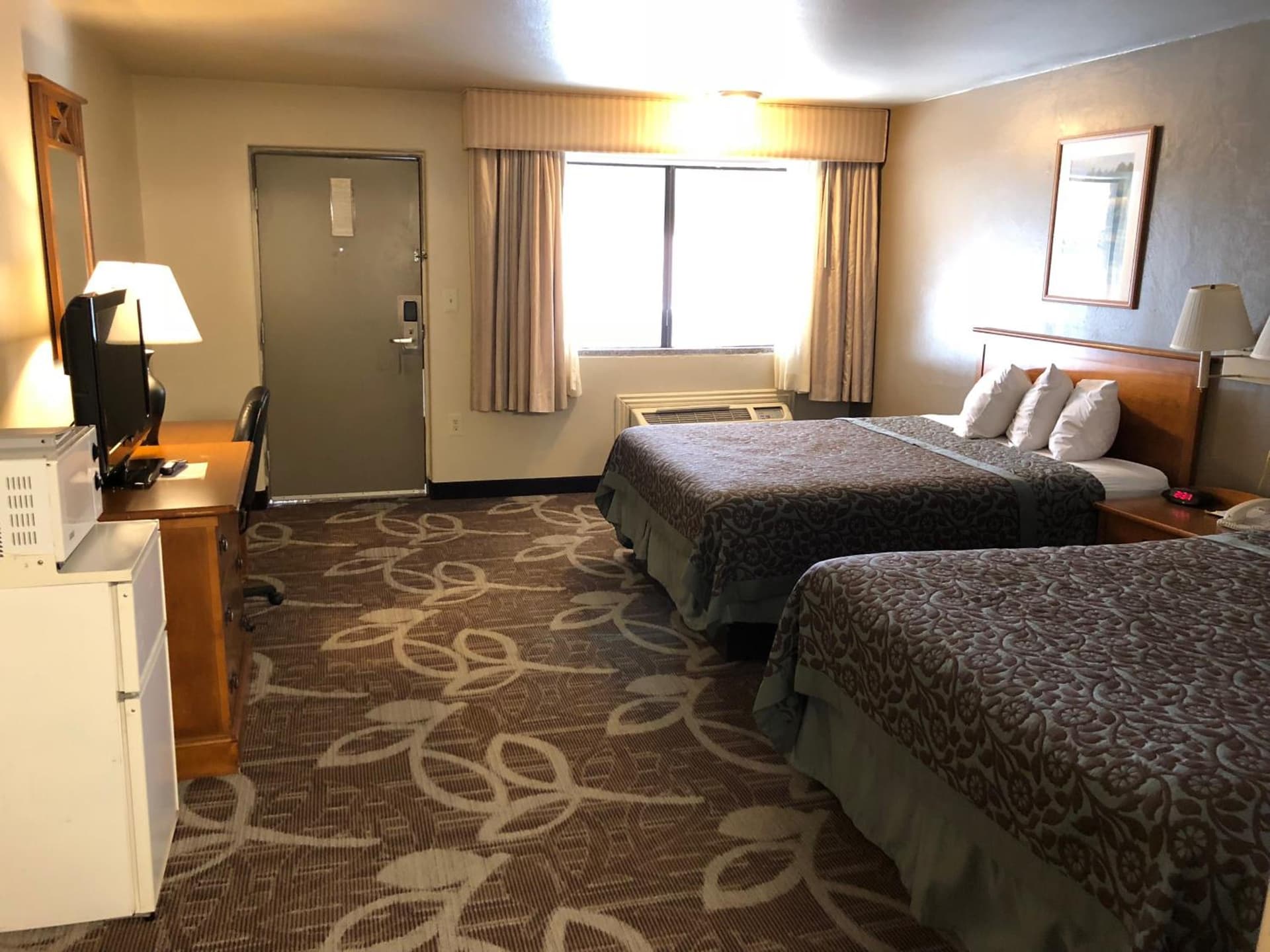 Royal Inn Provo interior in Provo, UT — gallery photo 2