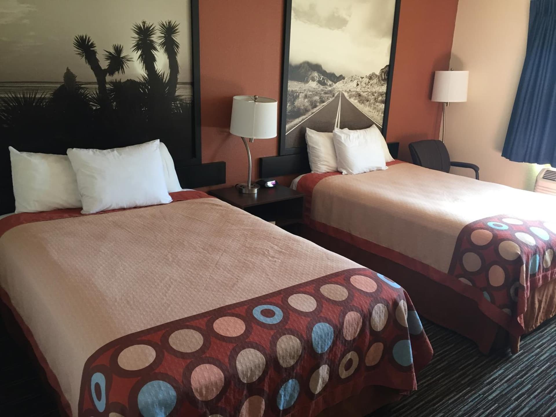 Super 8 by Wyndham College Station property views in College Station, TX — gallery photo 3