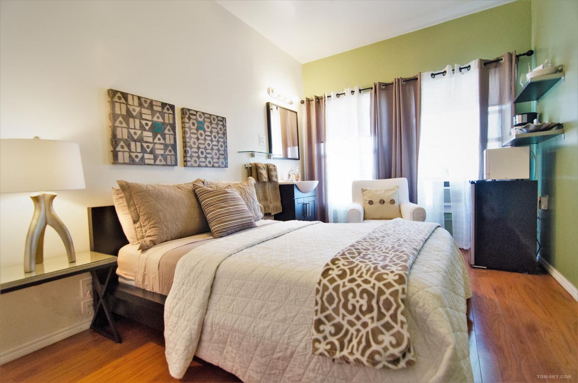 Hotel Royal gallery photo in Long Beach, CA — image 7