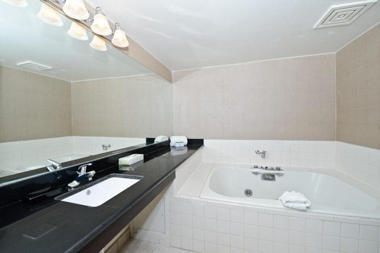 Causeway Bay Hotel gallery photo in Lansing, MI — image 51