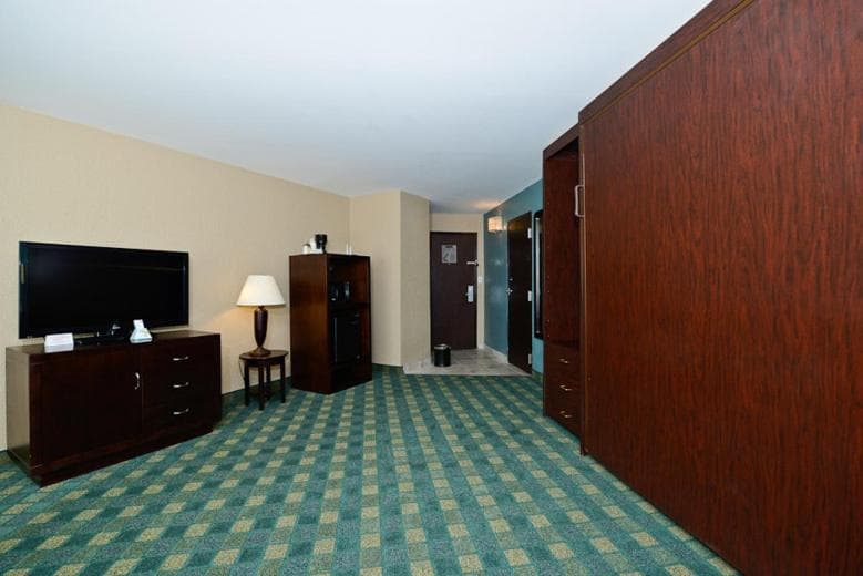 Causeway Bay Hotel gallery photo in Lansing, MI — image 37