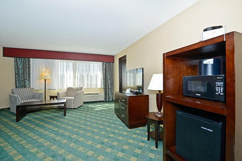 Causeway Bay Hotel gallery photo in Lansing, MI — image 10