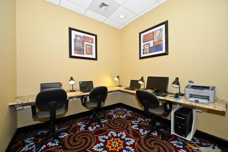 Causeway Bay Hotel gallery photo in Lansing, MI — image 20