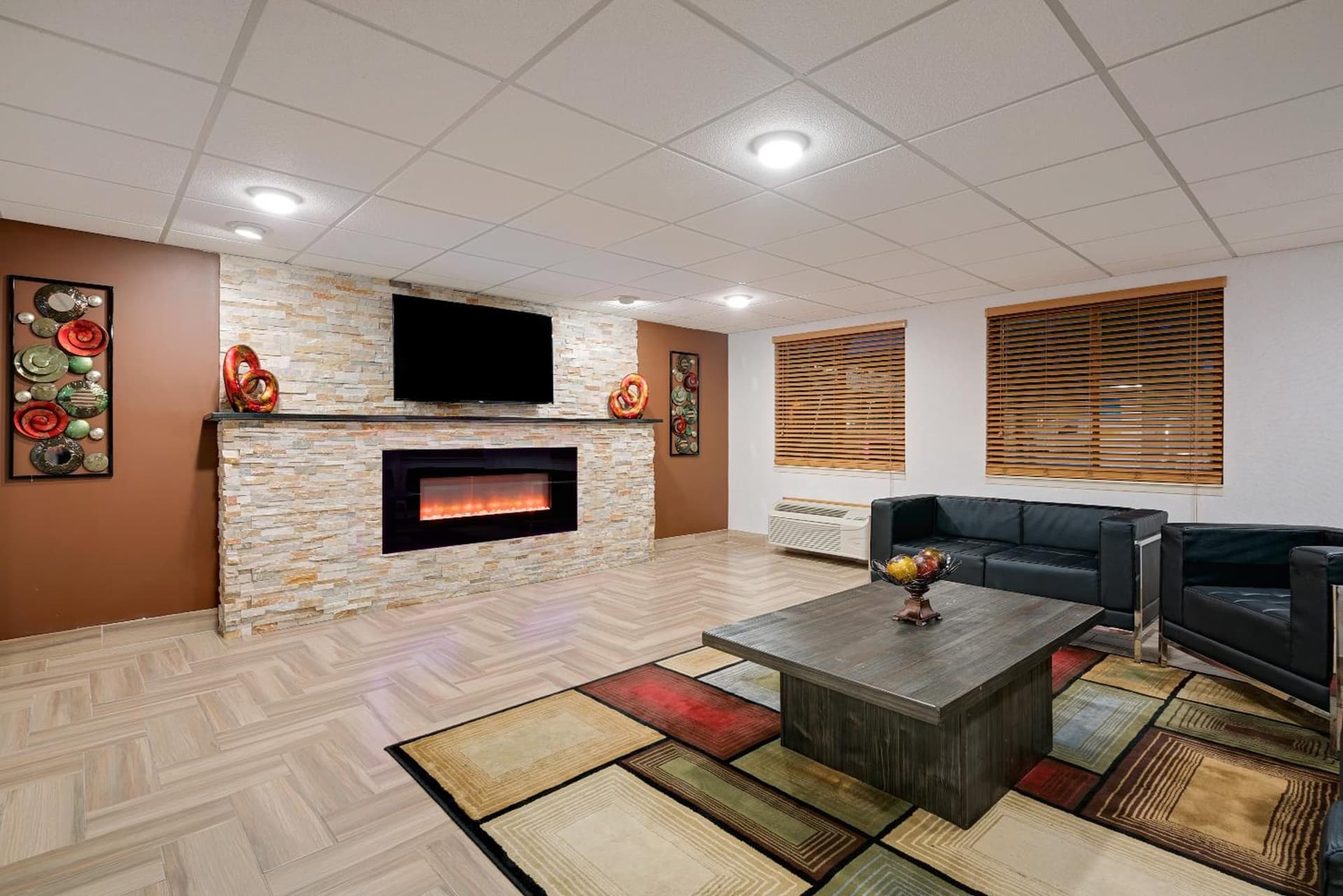 Twin Cities Inn, Mounds View interior in Mounds View, MN — gallery photo 2