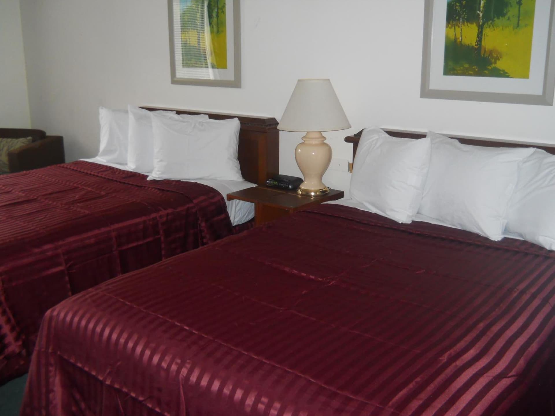 Oyster Bay Inn & Suites gallery photo in Bremerton, WA — image 29